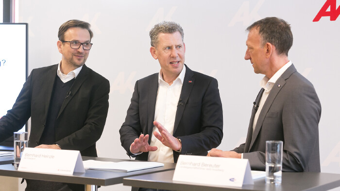 Studienautor Andreas Niederl in Gespr&auml;ch mit Bernhard Heinzle und Bernhard Bereuter