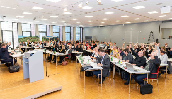 Im Saal der AK in Feldkirch tagt das Arbeitnehmerparlament © AK Vbg. Im Saal der AK in Feldkirch tagt das Arbeitnehmerparlament © AK Vbg.