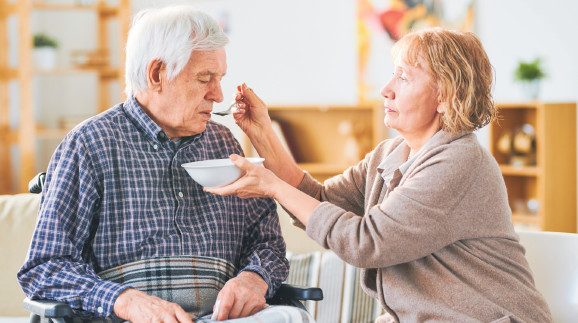 Pflegende in Pension können ihre Lage verbessern © pressmasater / adobe.stock