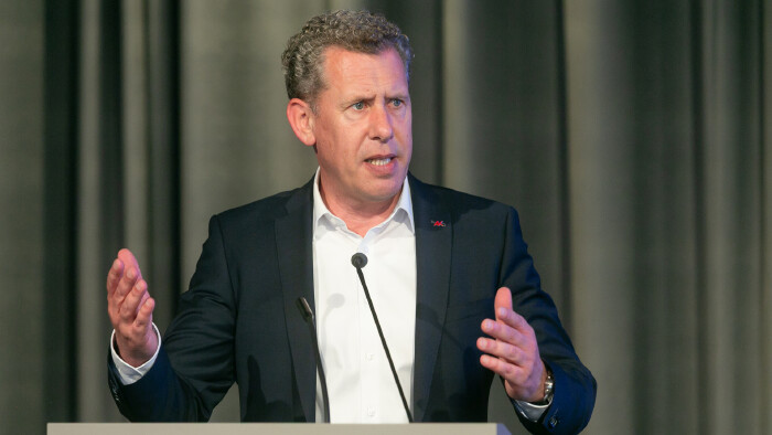 AK Pr&auml;sident Bernhard Heinzle: &bdquo;Noch immer tragen die Arbeitnehmerinnen und Arbeitnehmer die Hauptlast &ndash; das ist weder fair noch nachhaltig!"