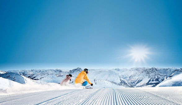 Gewinnen Sie 2 Skikarten für den Diedamskopf © Diedamskopf Au-Schoppernau Skifahrer am Diedamskopf © Diedamskopf Au-Schoppernau