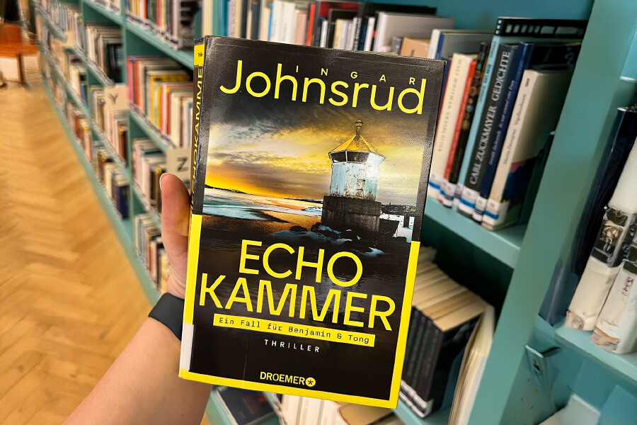 Bild von Buchcover "Echokammer" in der AK Bibliothek