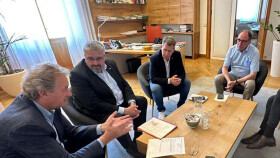 Die Präsidenten Bernhard Heinzle, Erwin Zangerl und Andreas Stangl aus Vorarlberg, Tirol und Oberösterreich bei Gesundheitsminister Raum