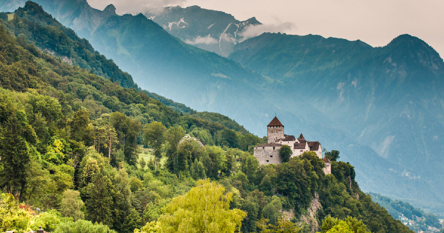 Blick auf das Schloss Vaduz, Fürstentum Liechtenstein. © Adobe Stock, Vit Kovalcik