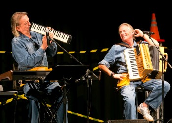 Markus Linder und Hubsi Trenkwalder beim AK Charity Kabarett 2025
