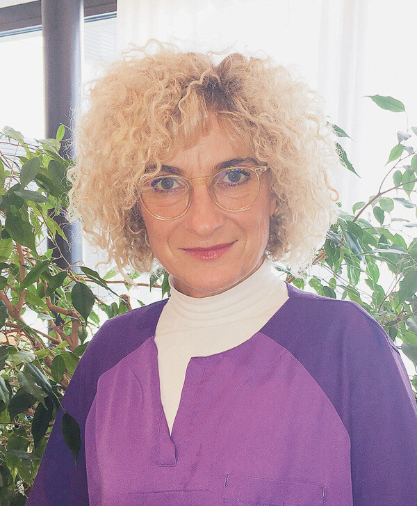 Emmy Altmiler, Pflegeassistentin