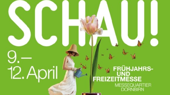 Banner SCHAU! 9.-12.April Fr&uuml;hjahrs- und Freizeitmesse, Gr&uuml;ner Hintergrund mit Frau die Tulpe gie&szlig;t, Schmetterlinge