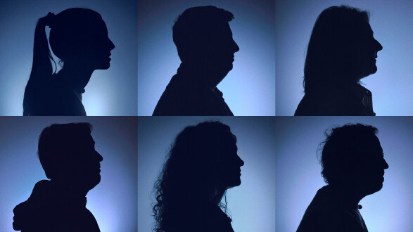 Abstraktes, digital verfremdetes Bild mit fragmentierten Szenen: teilweise erkennbare uniformierte Personen und Ausr&uuml;stung &uuml;berlagern sich mit Verzerrungen und dunklen Farbbereichen; im unteren Bereich sind helle, fl&uuml;ssigkeitsartige Strukturen sichtbar. Das Bild wirkt bewusst gest&ouml;rt und symbolisch.