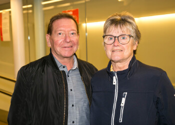 Fotos des AK Charity Kabaretts 2025. Auf den Fotos sind Gäste, Kabarettisten, CliniClowns und AK Präsident Bernhard Heinzle.