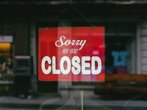 Sorry we are closed © Pexels, Anna Shvets