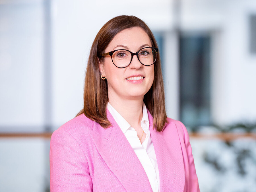 Portr&auml;t von AK Expertin Eva Fischer-Schweigkofler