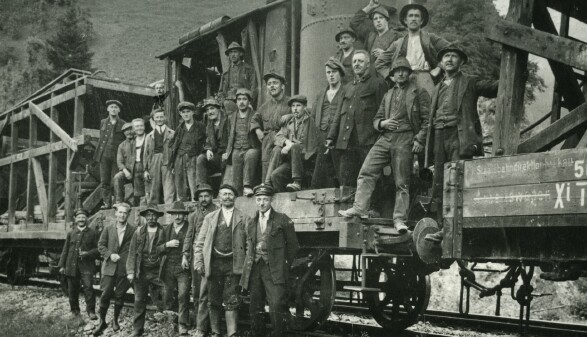 Arbeiter auf einem Wagon