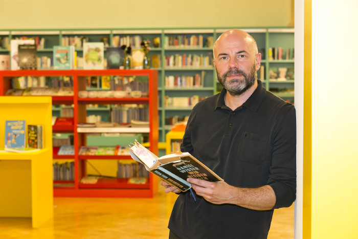 Daniel Wisser in der AK-Bibliothek © AK