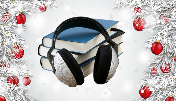 Hörbücher für den Advent © Seite23, Alexander Limbach, stock.adobe.com Kopfhörer auf Bücherstapel mit weihnachtlicher Umrandung © Seite23, Alexander Limbach, stock.adobe.com