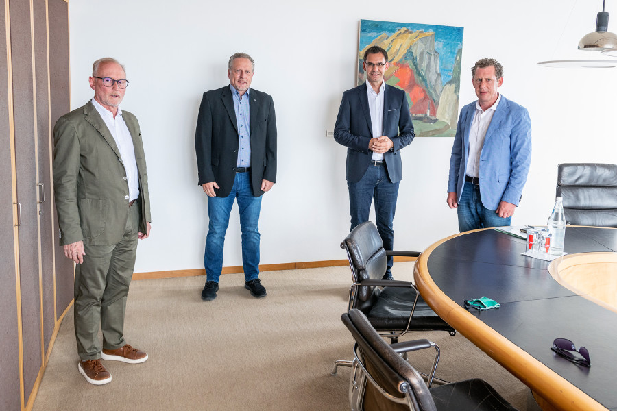 AK-Präsident Hubert Hämmerle, Vizepräsident Bernhard Heinzle und Direktor Rainer Keckeis verhandelten das Anliegen mit LH Markus Wallner. © Foto: Jürgen Gorbach/AK AK-Präsident Hubert Hämmerle, Vizepräsident Bernhard Heinzle und Direktor Rainer Keckeis verhandelten das Anliegen mit LH Markus Wallner. © Foto: Jürgen Gorbach/AK