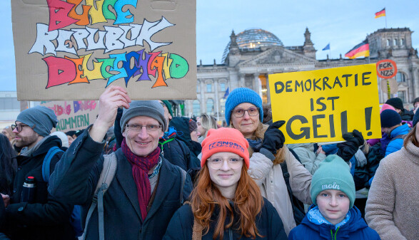 In Deutschland sind in diesen Tagen hunderttausende Menschen für Demokratie und mehr Miteinander auf die Straße gegangen.