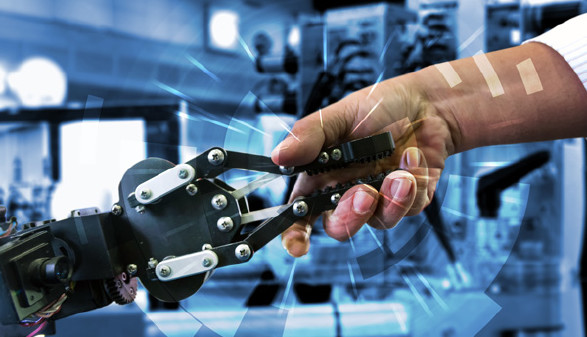 Handshake mit Roboterarm © zapp2photo, stock.adobe.com Handshake mit Roboterarm © zapp2photo, stock.adobe.com