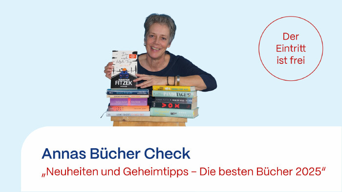 © Anna Schade / Foto: Petra Kaiser Portrait Anna Schade mit Bücherstapel