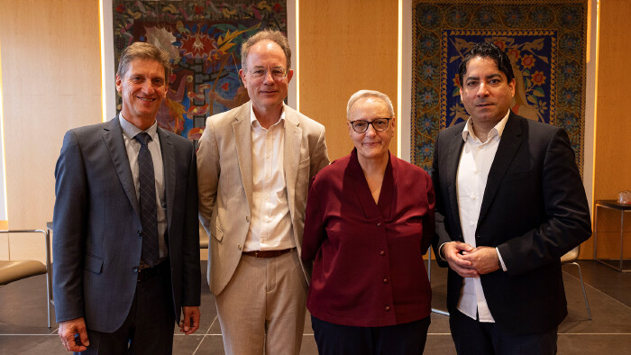 Zum Auftakt der Salzburger Disputationes  sprachen aus theologischer und religionspädagogischer Perspektive Prof. Jan-Heiner Tück (katholisch, Universität Wien), Mouhanad Khorchide (islamisch, Universität Münster) und Carola Roloff (buddhistisch, Universität Hamburg) mit „Disputationes“-Präsident Prof. Dietmar W. Winkler, Dekan der Katholisch-Theologischen Fakultät der Universität Salzburg, über Entwicklungen in den Religionen, unterschiedliche Perspektiven auf die Fragen nach Vorsehungen und der Freiheit des Menschen. 