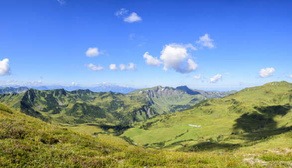 Traumhaftes Gebirgspanorama in Vorarlberg © ARochau, stock.adobe.com traumhaftes Gebirgspanorama in Vorarlberg © ARochau, stock.adobe.com