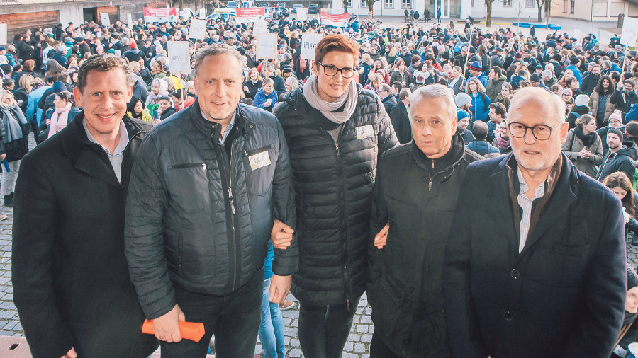 Gewerkschaft und AK ziehen an einem Strang: Bernhard Heinzle, Hubert Hämmerle, Iris Seewald, Fritz Dietrich, Rainer Keckeis. © Mathis Fotografie Gewerkschaft und AK ziehen an einem Strang: Bernhard Heinzle, Hubert Hämmerle, Iris Seewald, Fritz Dietrich, Rainer Keckeis. © Mathis Fotografie