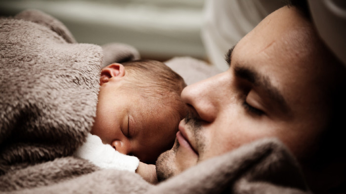 Papa mit Baby © Pexels, Pixabay