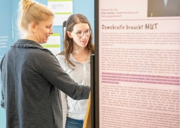 Personen in Ausstellung